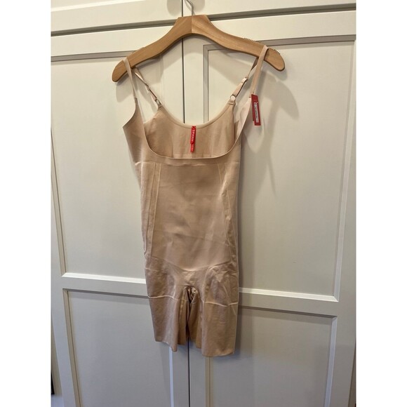 NWT Spanx 1X SPANXsculpt OnCore Mid Thigh Bodysuit - Picture 1 of 4